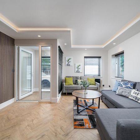 Skyvillion - Cozy Large 4 & 1 Bed Apartments In London Enfield, Mins To Tube Station, Free Wi-Fi Kültér fotó