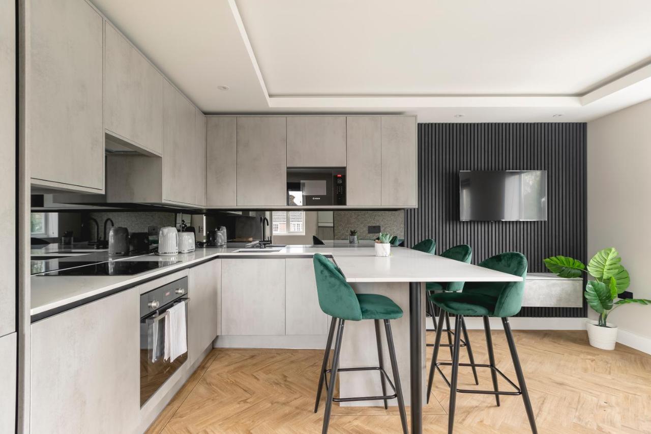 Skyvillion - Cozy Large 4 & 1 Bed Apartments In London Enfield, Mins To Tube Station, Free Wi-Fi Kültér fotó