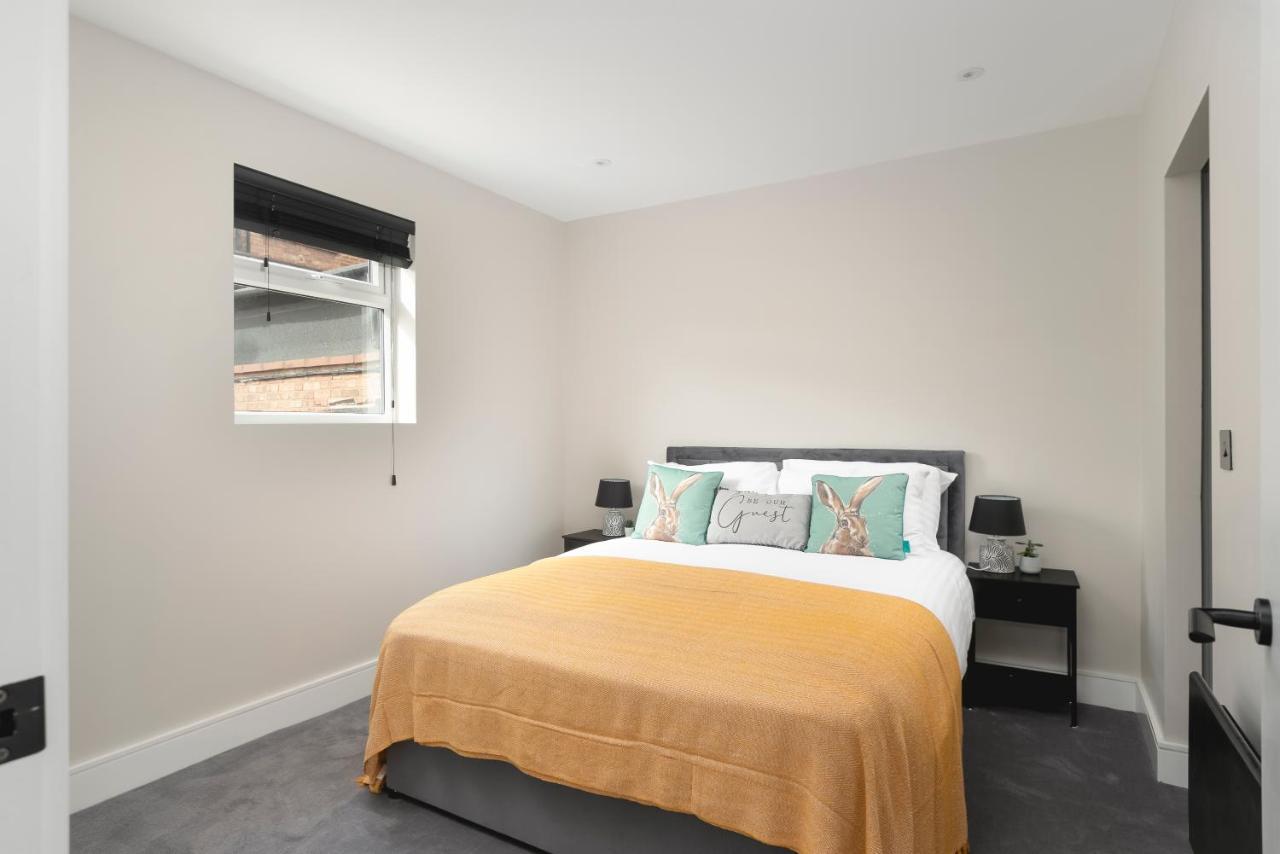 Skyvillion - Cozy Large 4 & 1 Bed Apartments In London Enfield, Mins To Tube Station, Free Wi-Fi Kültér fotó