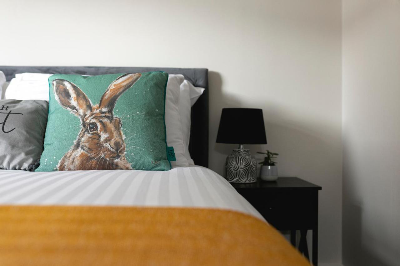 Skyvillion - Cozy Large 4 & 1 Bed Apartments In London Enfield, Mins To Tube Station, Free Wi-Fi Kültér fotó