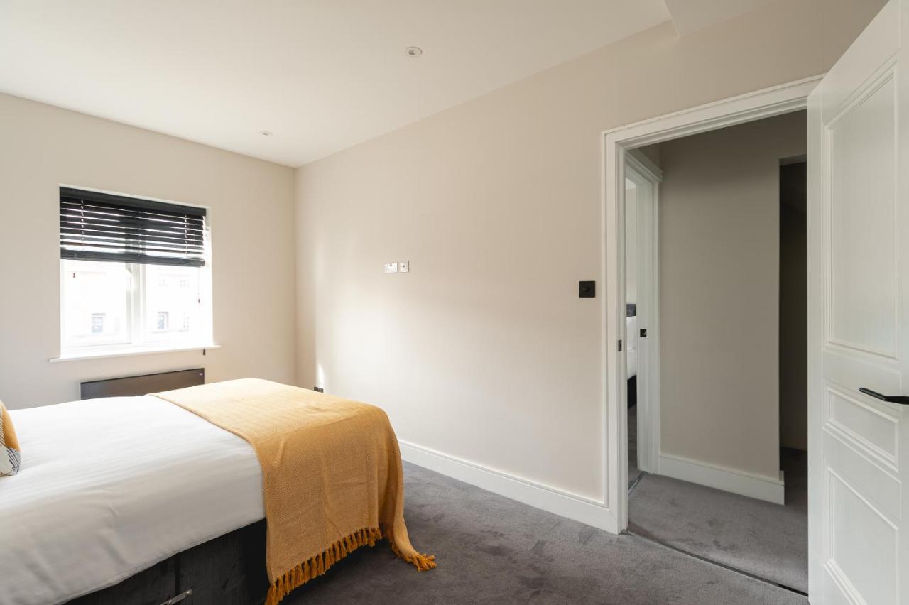 Skyvillion - Cozy Large 4 & 1 Bed Apartments In London Enfield, Mins To Tube Station, Free Wi-Fi Kültér fotó