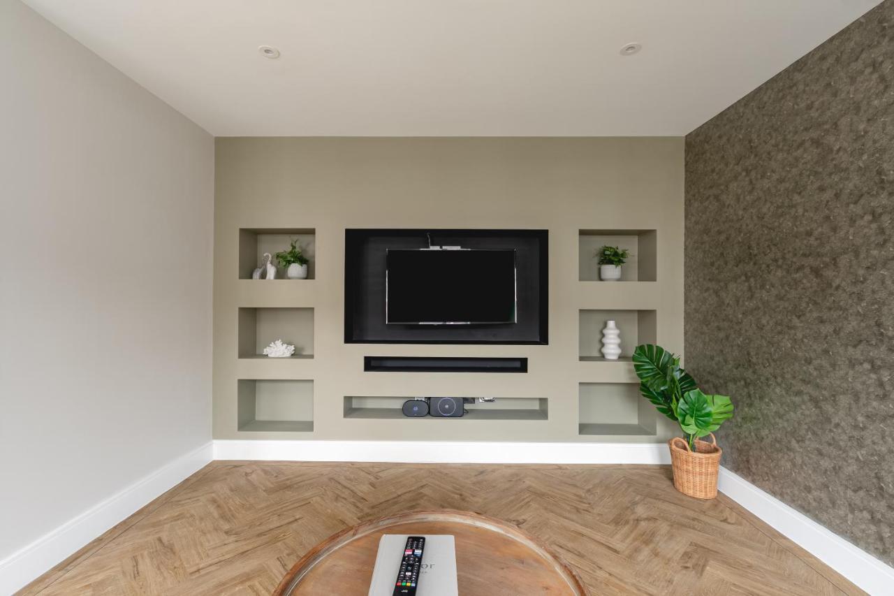 Skyvillion - Cozy Large 4 & 1 Bed Apartments In London Enfield, Mins To Tube Station, Free Wi-Fi Kültér fotó
