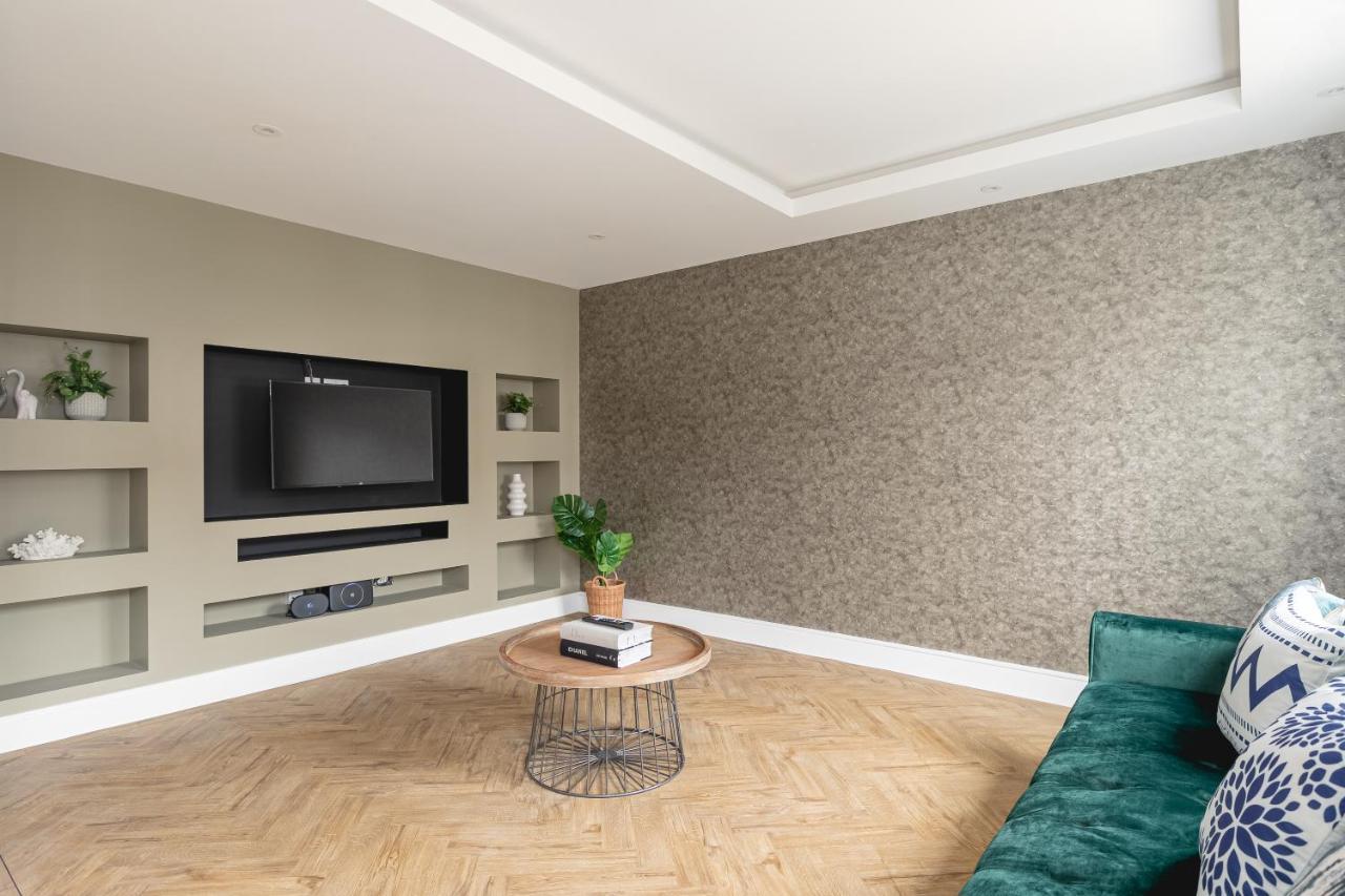 Skyvillion - Cozy Large 4 & 1 Bed Apartments In London Enfield, Mins To Tube Station, Free Wi-Fi Kültér fotó