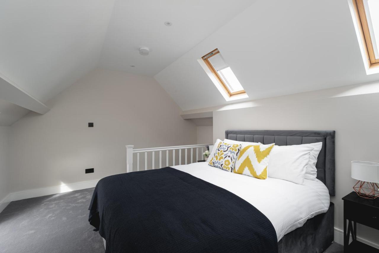 Skyvillion - Cozy Large 4 & 1 Bed Apartments In London Enfield, Mins To Tube Station, Free Wi-Fi Kültér fotó