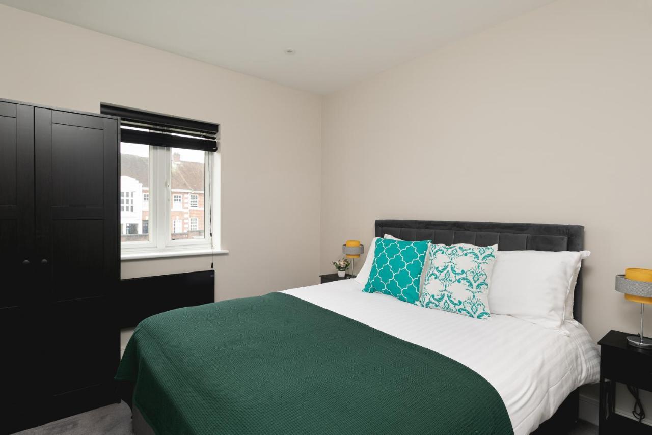 Skyvillion - Cozy Large 4 & 1 Bed Apartments In London Enfield, Mins To Tube Station, Free Wi-Fi Kültér fotó