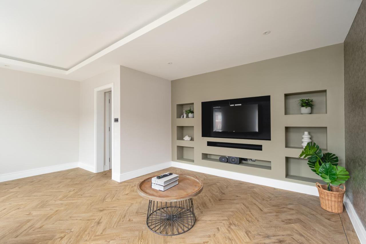 Skyvillion - Cozy Large 4 & 1 Bed Apartments In London Enfield, Mins To Tube Station, Free Wi-Fi Kültér fotó