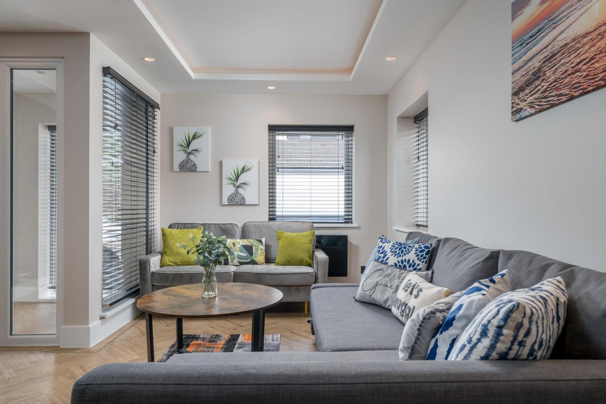 Skyvillion - Cozy Large 4 & 1 Bed Apartments In London Enfield, Mins To Tube Station, Free Wi-Fi Kültér fotó