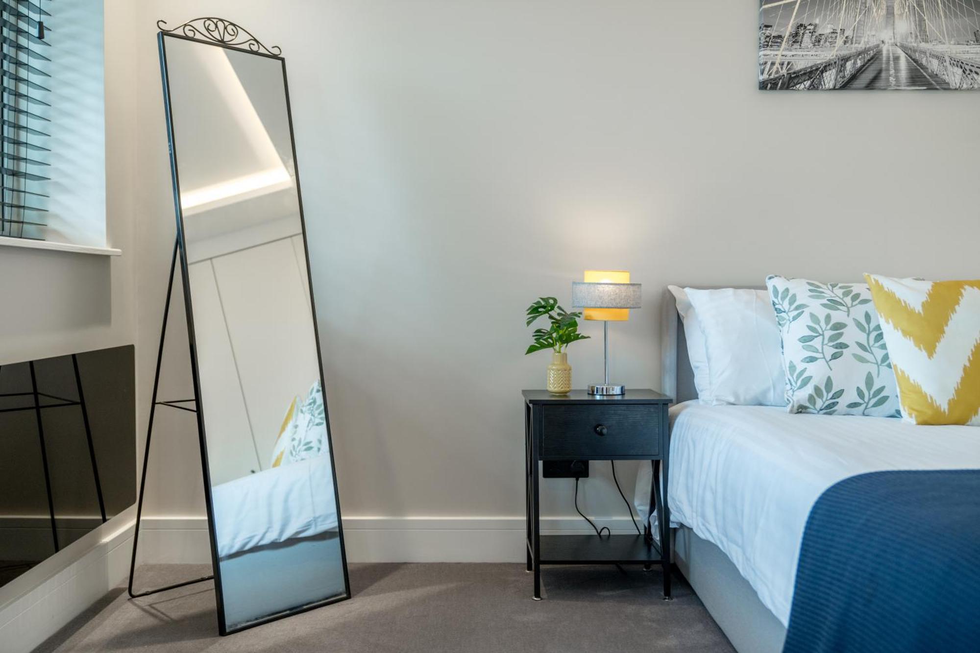 Skyvillion - Cozy Large 4 & 1 Bed Apartments In London Enfield, Mins To Tube Station, Free Wi-Fi Kültér fotó